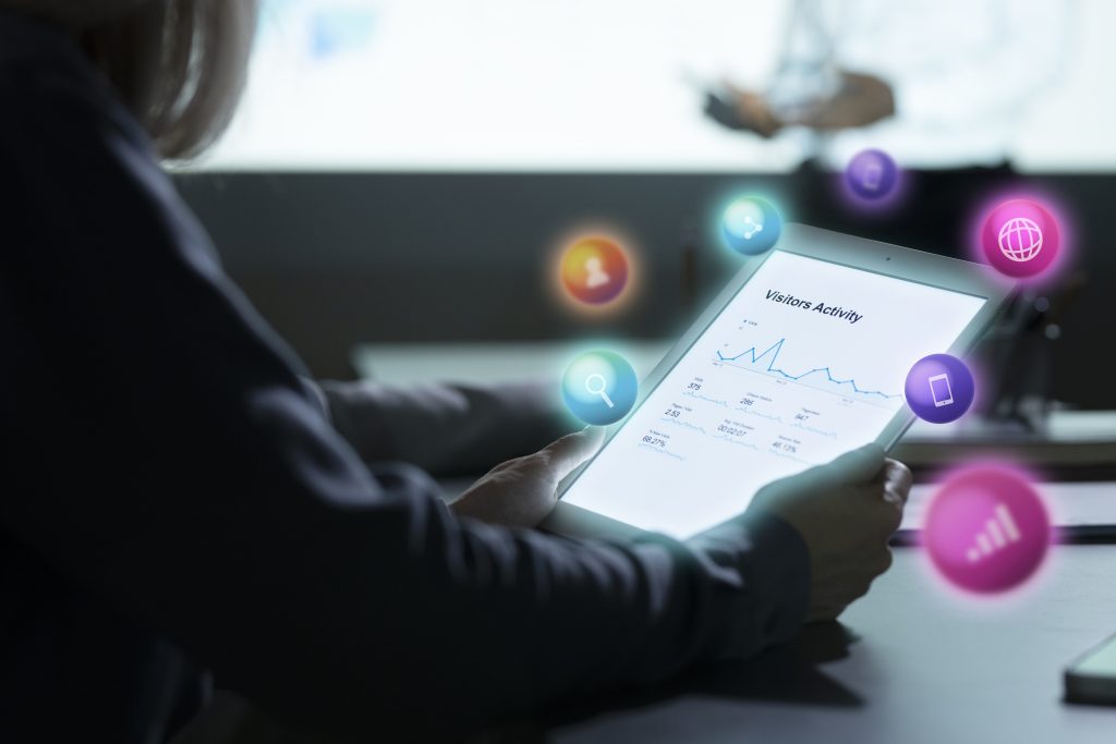 Être présent sur les médias sociaux n'est plus une option, c'est une nécessité -social-media- analytics